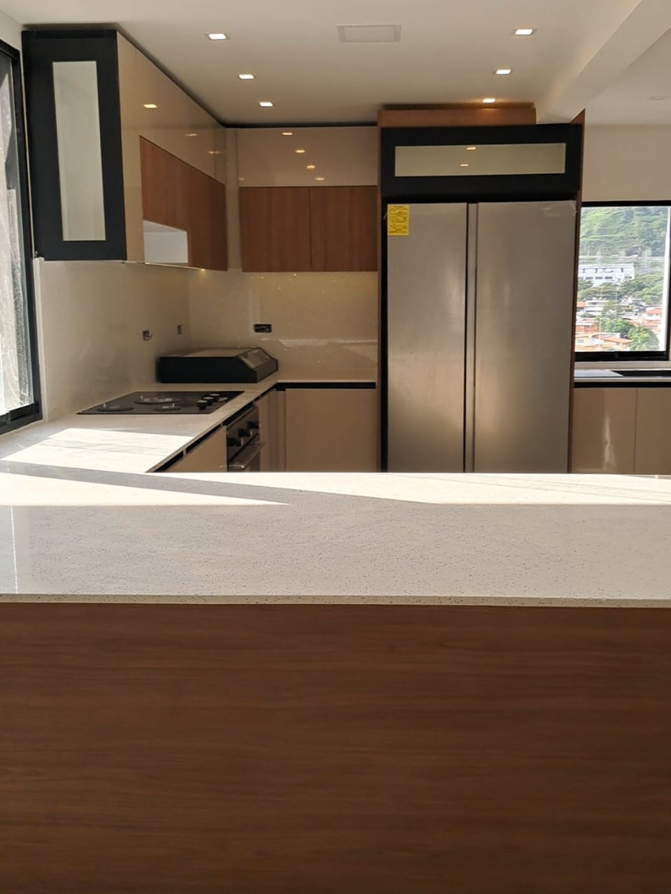 Cocina modular isla madera